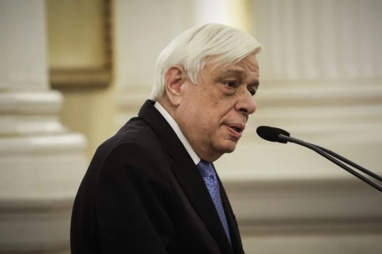 Έκανε μήνυση στον Προκόπη Παυλόπουλο – Τι ζητάει η γυναίκα που πήγε σε αστυνομικό τμήμα!